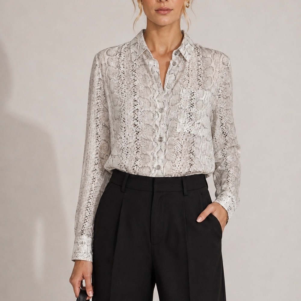 Equipment Brett Silk Shirt XS White Snake Print Button Front Office Chic
New